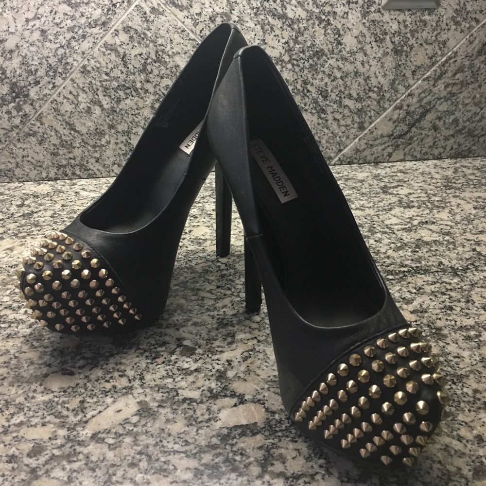 Steve Madden Black Leather Heels Size 9.